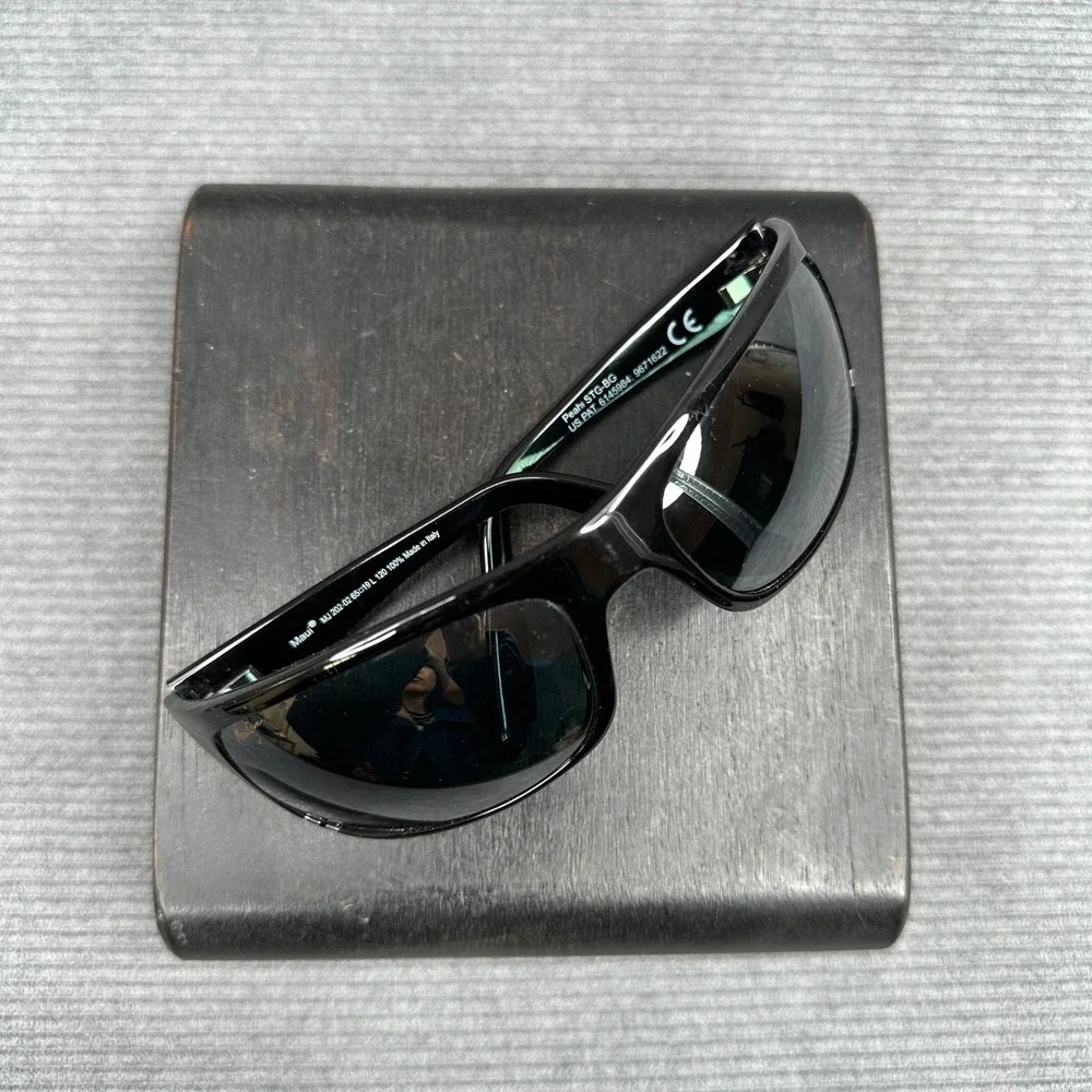 Maui Jim Peahi MJ 202-02 Black Wrap Sunglasses Italy 65-19-120
